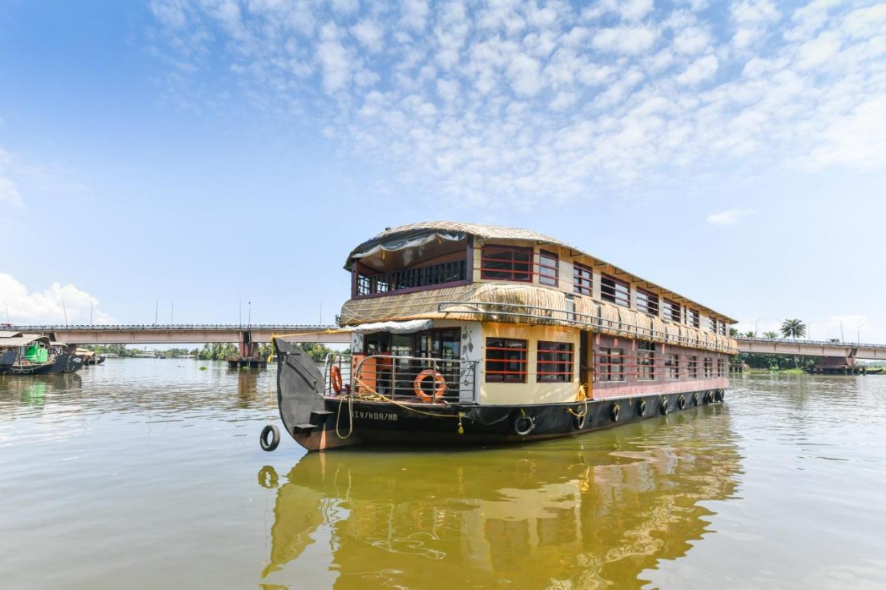 Sreekrishna Houseboat C/O Sreekrishna Ayurveda Panchakarma Centre Otel Alappuzha Dış mekan fotoğraf