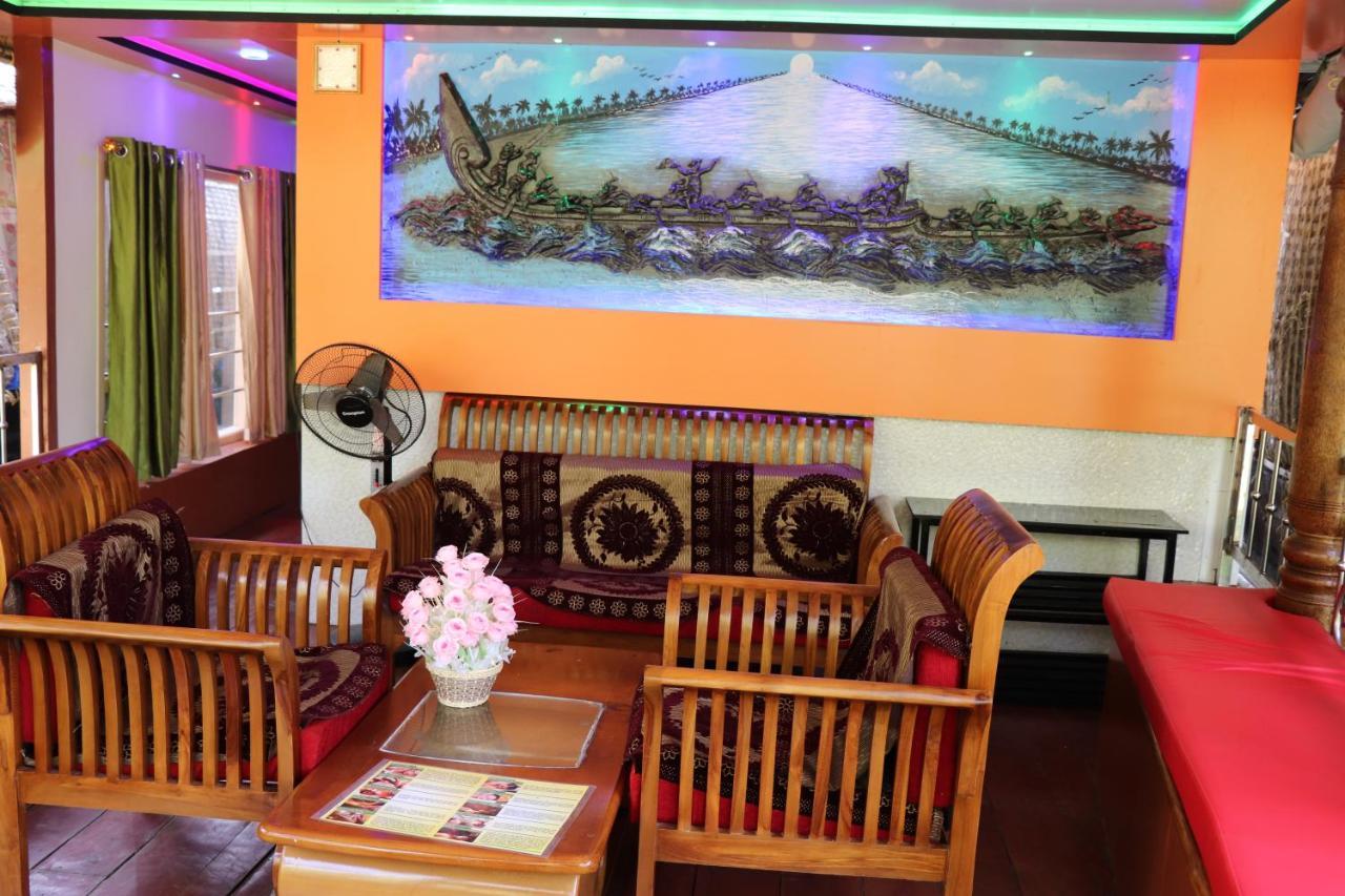 Sreekrishna Houseboat C/O Sreekrishna Ayurveda Panchakarma Centre Otel Alappuzha Dış mekan fotoğraf