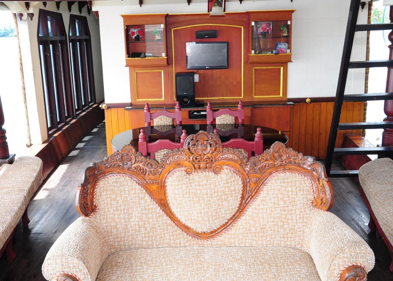 Sreekrishna Houseboat C/O Sreekrishna Ayurveda Panchakarma Centre Otel Alappuzha Dış mekan fotoğraf